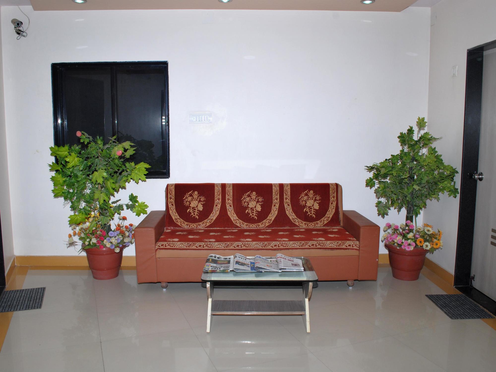 Oyo 14943 Shubh Suvidha Somnāth Exterior foto