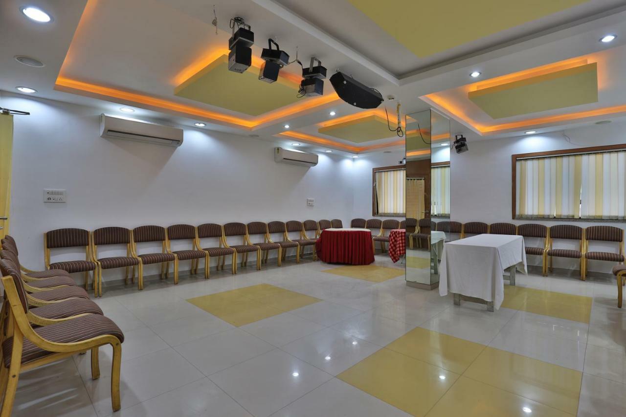 Oyo 14943 Shubh Suvidha Somnāth Exterior foto